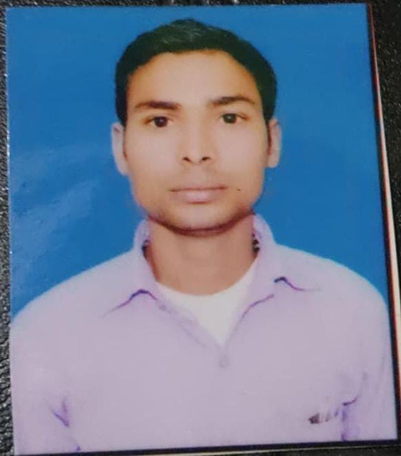 Image default
