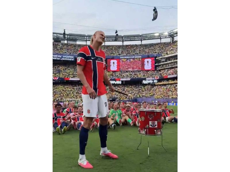Image default